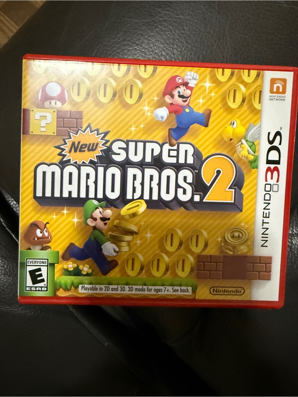 Nintendo New Super Mario Bros. 2 (Yellow, Red, Green) - Nintendo 3DS